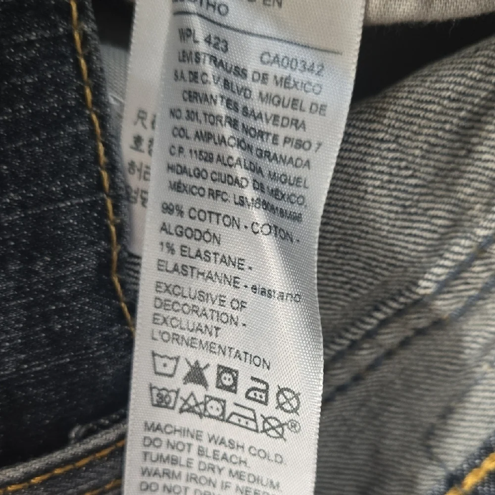 3/$10 Levi's Men's Dark Blue Bootcut Jeans - Picture 8 of 9